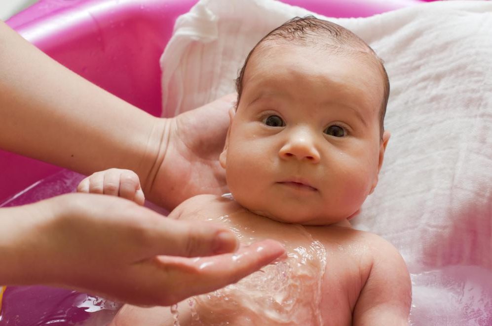 clinica internacional madre primeriza primer bebe bano