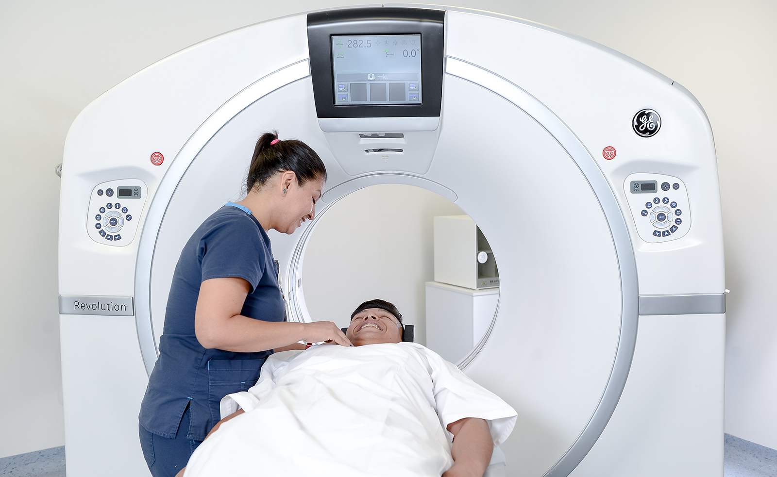 tomografias resonancias clinica internacional